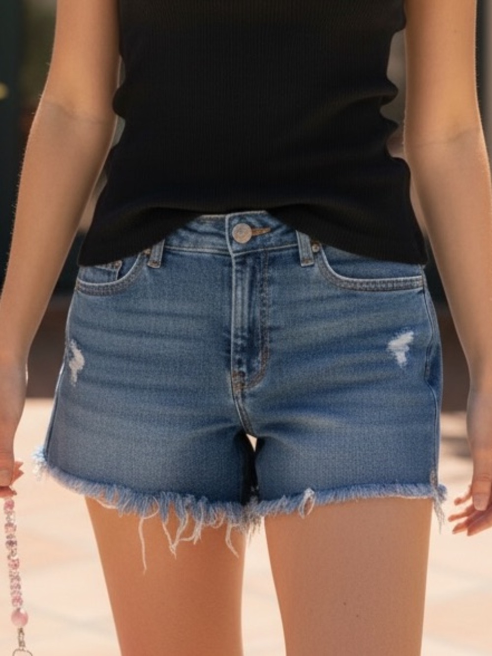 Zara distressed jean shorts size 4